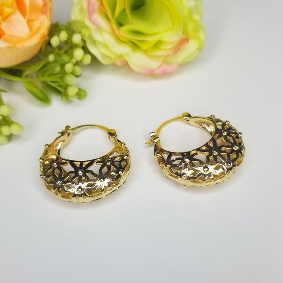 Jewelry - Gold Plated 3D Hoop Earrings